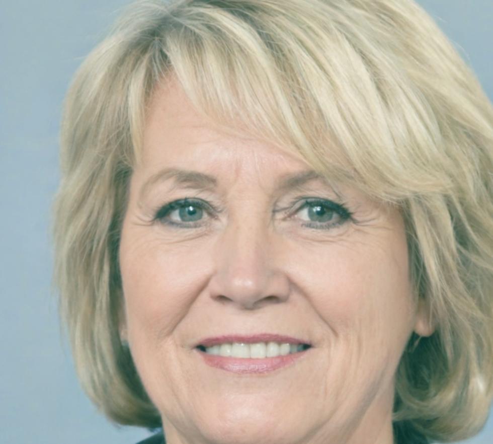 Yseult Farquhar, Group Coordination Specialist